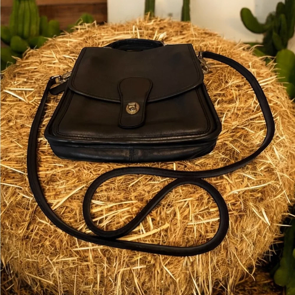 Coach black leatehr Willis bag 5180